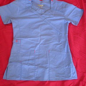 Wonder wink scrub top xs